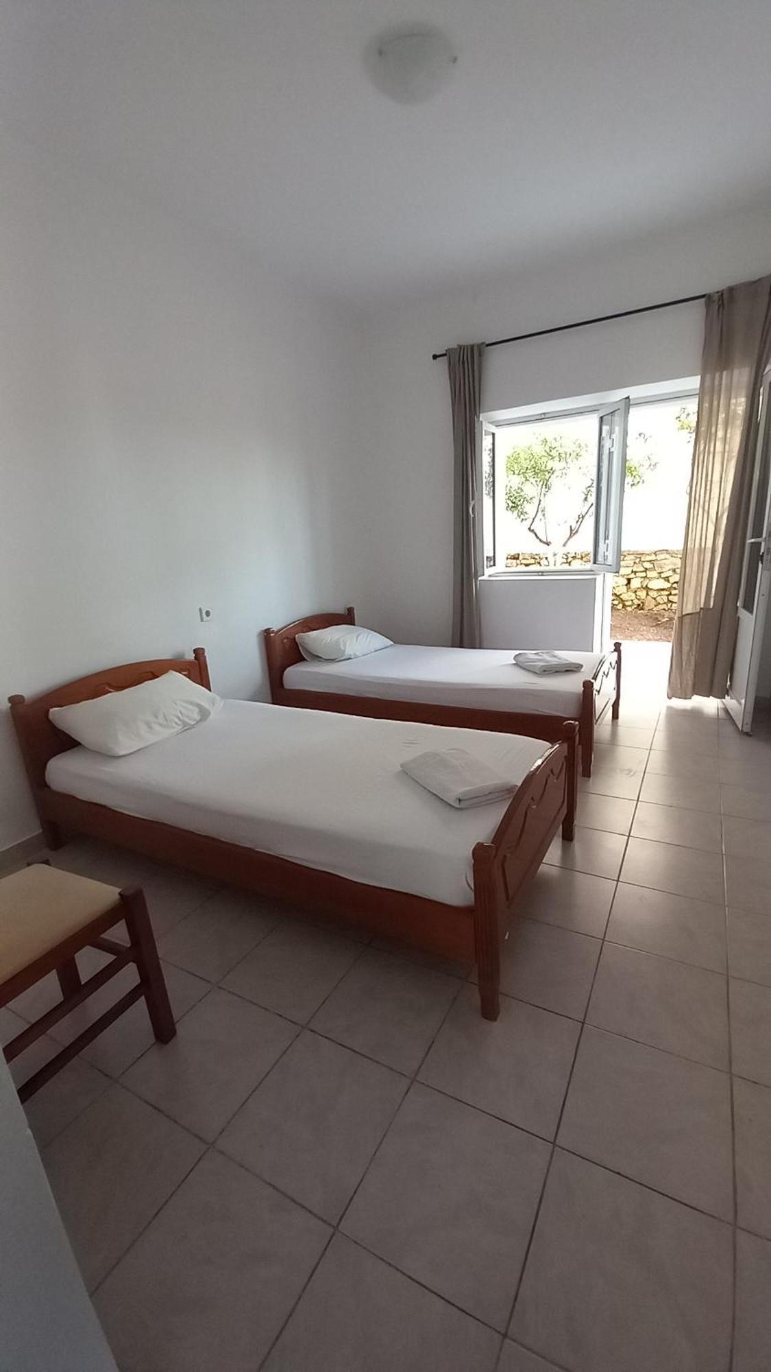 Thomas Apartments Sarandë エクステリア 写真